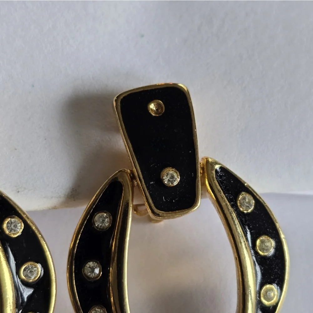 Vintage earrings black enamel hanging loop circle clip on gold tone hoop